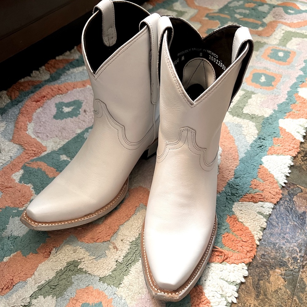 Lane cowgirl boots - Sz 8 white - worn ONCE - Picture 8 of 8